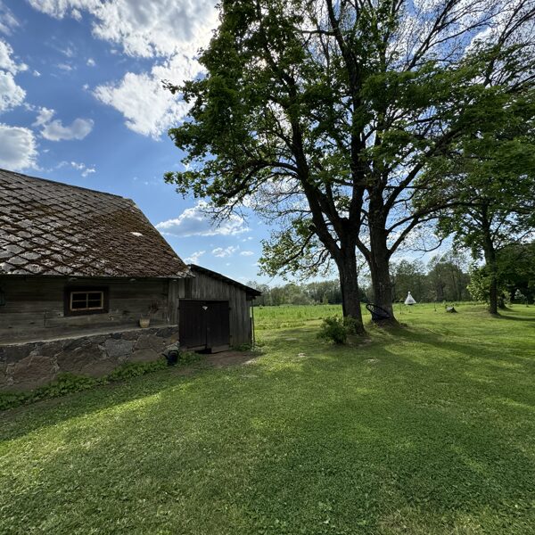1940. gadā celta Raganu māja ar virtuvi un wc